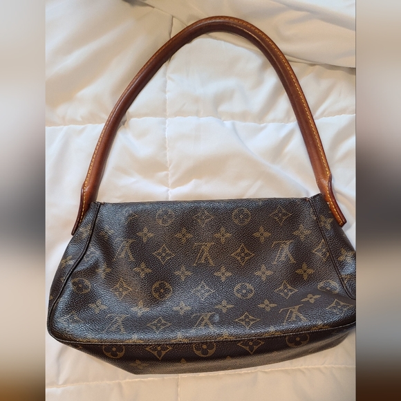 Louis Vuitton Shoulder Bag - Picture 2 of 6